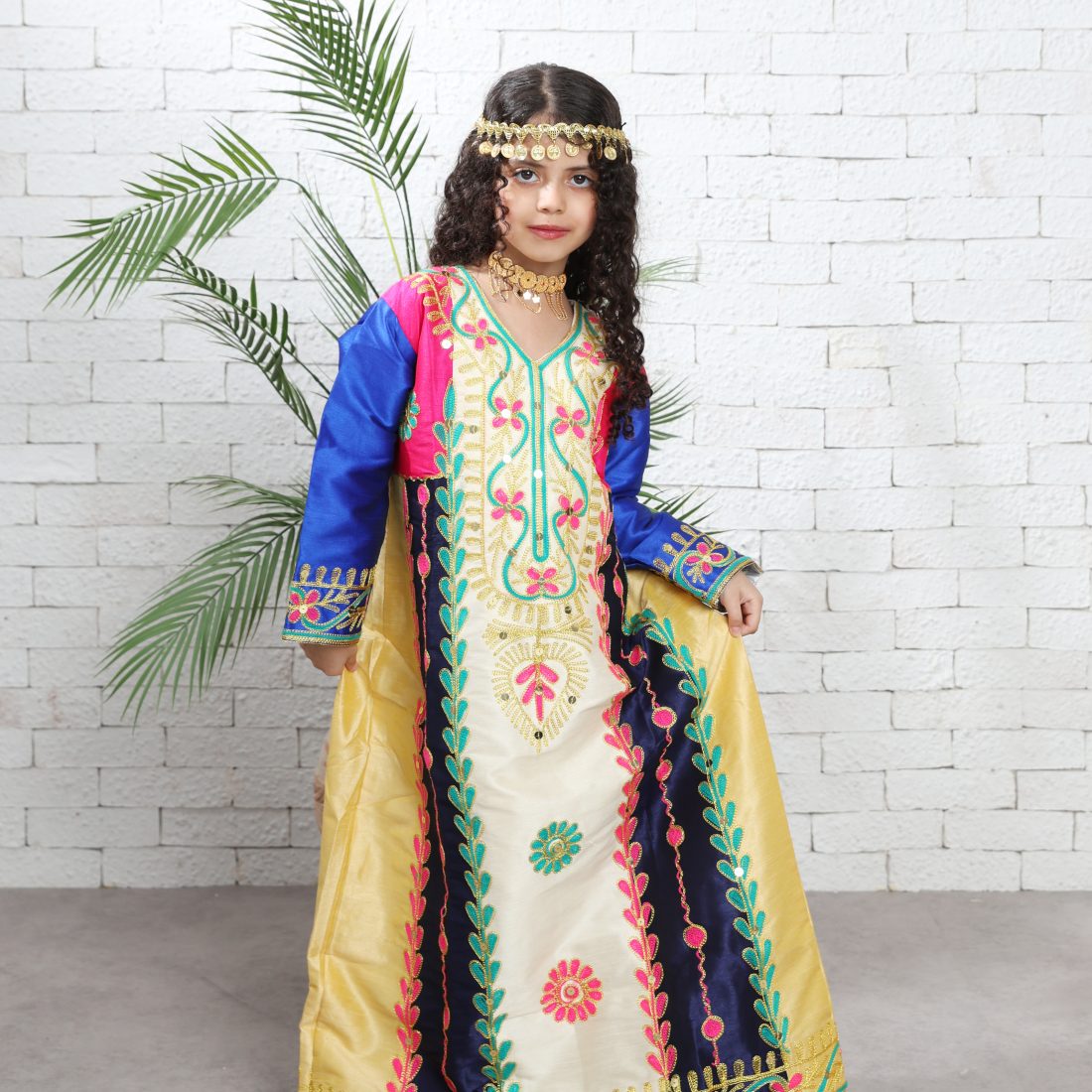 ثوب تطريز خليجي أمام و خلف بالألوان قوية